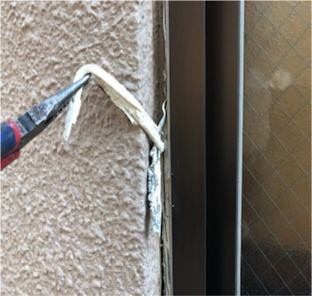 東京港区Nマンション外壁防水工事 窓廻り 既存シーリング撤去
